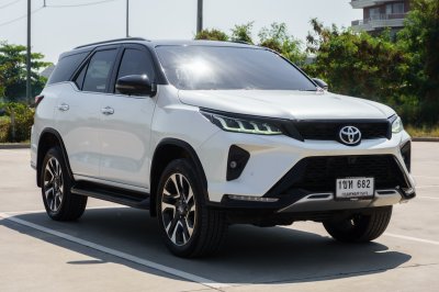 TOYOTA FORTUNER 2.4 LEGENDER ปี2021 (1ขห682)