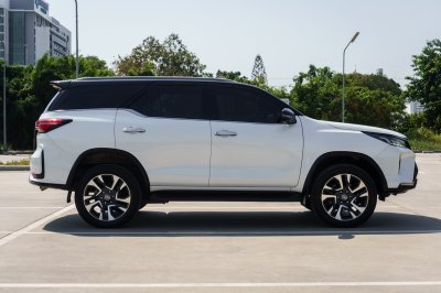 TOYOTA FORTUNER 2.4 LEGENDER ปี2021 (1ขห682)