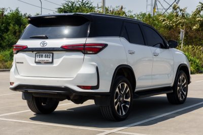TOYOTA FORTUNER 2.4 LEGENDER ปี2021 (1ขห682)