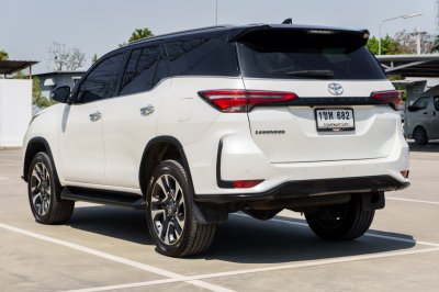 TOYOTA FORTUNER 2.4 LEGENDER ปี2021 (1ขห682)