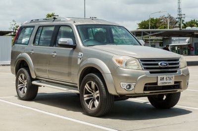 FORD EVEREST 2.5 L 4x2 LTD NAVI ปี2012 (ฆศ6797)
