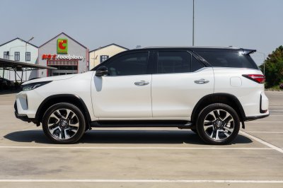 TOYOTA FORTUNER 2.4 LEGENDER ปี2021 (1ขห682)
