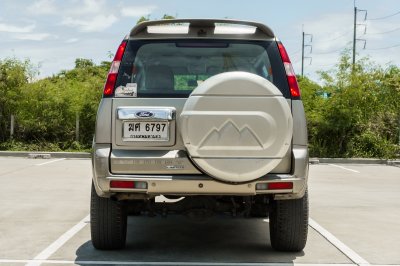 FORD EVEREST 2.5 L 4x2 LTD NAVI ปี2012 (ฆศ6797)