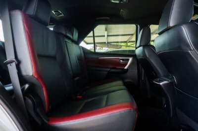 TOYOTA FORTUNER 2.4 LEGENDER ปี2021 (1ขห682)