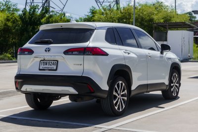 TOYOTA COROLLA CROSS 1.8 HYBRID PREMIUM ปี2021 (1ขฬ5240)