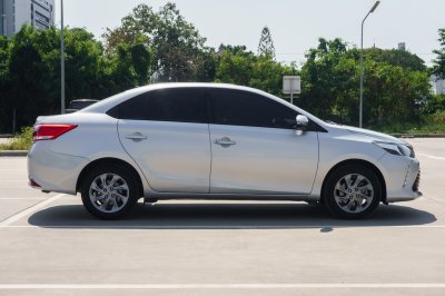 TOYOTA VIOS 1.5 MID ปี2021 (2ขช6707)