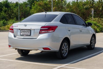 TOYOTA VIOS 1.5 MID ปี2021 (2ขช6707)