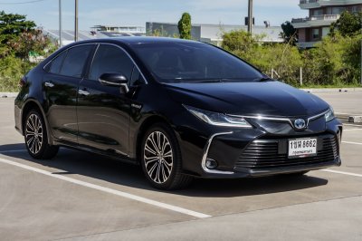TOYOTA COROLLA ALTIS 1.8 HYBRID HIGH ปี2020 จด2021 (1ขฬ8662)