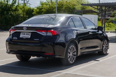 TOYOTA COROLLA ALTIS 1.8 HYBRID HIGH ปี2020 จด2021 (1ขฬ8662)