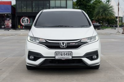 HONDA JAZZ 1.5 RS AT ปี 2017 (8กฉ6498)
