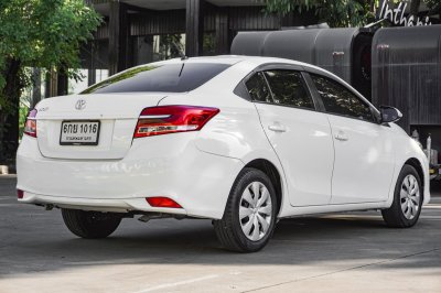 TOYOTA VIOS 1.5 J AT ปี2017 (ติดแก๊ส LPG) (6กย1016)