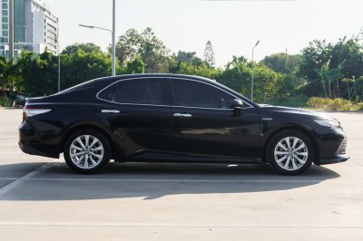 TOYOTA CAMRY 2.5 HYBRID PREMIUM ปี2020 จด2021 (1ขร6791)