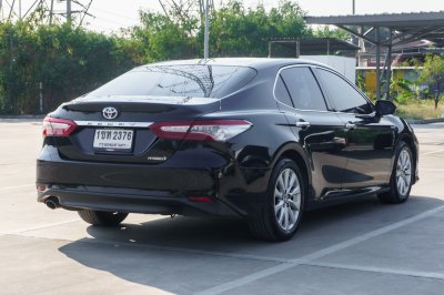 TOYOTA CAMRY 2.5 HYBRID PREMIUM ปี2020 (1ขท2376)