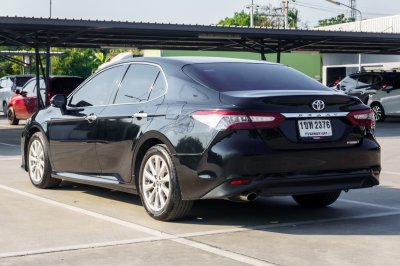 TOYOTA CAMRY 2.5 HYBRID PREMIUM ปี2020 (1ขท2376)