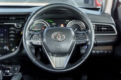 TOYOTA CAMRY 2.5 HYBRID PREMIUM ปี2020 (1ขท2376)
