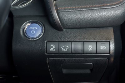 TOYOTA CAMRY 2.5 HYBRID PREMIUM ปี2020 (1ขท2376)
