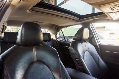 TOYOTA CAMRY 2.5 HYBRID PREMIUM ปี2020 (1ขท2376)