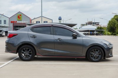 MAZDA 2 1.3 SEDAN HIGH CONNECT ปี2019 (9กญ8993)