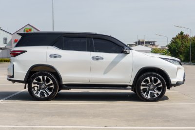 TOYOTA FORTUNER 2.8 LEGENDER 4WD AT ปี2021 (จค7793)