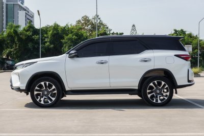 TOYOTA FORTUNER 2.8 LEGENDER 4WD AT ปี2021 (จค7793)