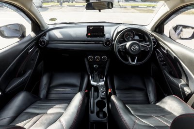 MAZDA 2 1.3 HIGH CONNECT ปี2018 (7กฮ2428)