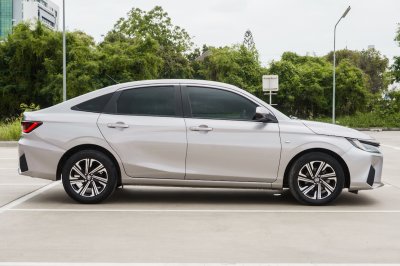 TOYOTA YARIS ATIV 1.2 SPORT AT ปี 2023 (4ขฆ6383)