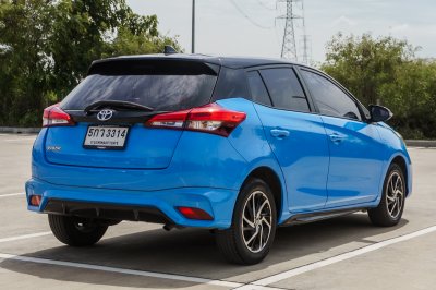 TOYOTA YARIS 1.2 SPORT PREMIUM AT ปี 2020 (5กว3314)