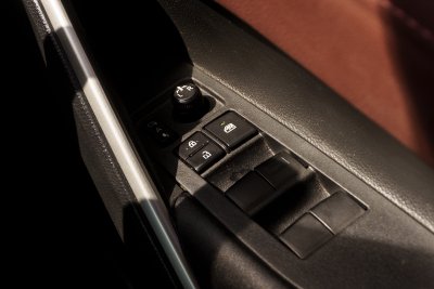 TOYOTA COROLLA CROSS 1.8 HYBRID PREMIUM ปี2021 (2ขช1687)