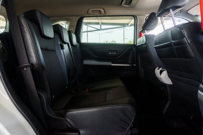 TOYOTA VELOZ 1.5 PREMIUM ปี2022 จด2023 (3ขศ4580)