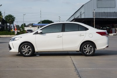 TOYOTA VIOS 1.5 MID AT ปี 2020 (1ขฆ3691)