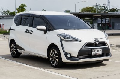 TOYOTA SIENTA 1.5 V ปี2018 (8กฐ5414)