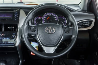 TOYOTA YARIS ATIV 1.2 E AT ปี 2018 (8กฮ9754)