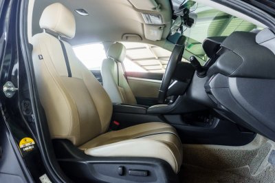 HONDA CIVIC 1.8 EL ปี2020 (1ขท761)