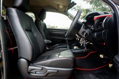 TOYOTA REVO 2.4 TRD SMARTCAB MT ปี 2016 จด 2017 (1ฒฮ8195)