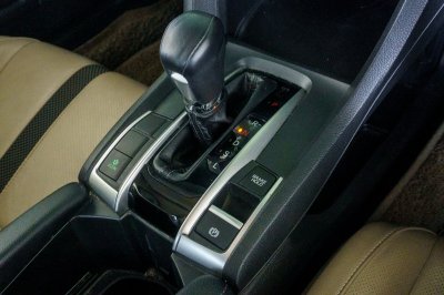 HONDA CIVIC 1.8 EL ปี2020 (1ขท761)