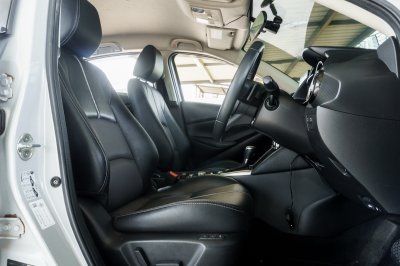 MAZDA 2 1.3 S (LEATHER) ปี2022 (กท3714)