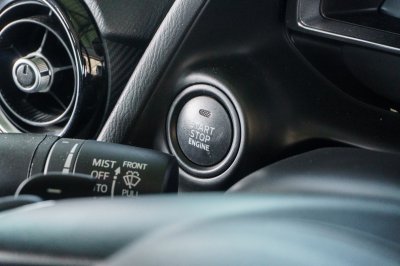 MAZDA 2 1.3 S (LEATHER) ปี2022 (กท3714)