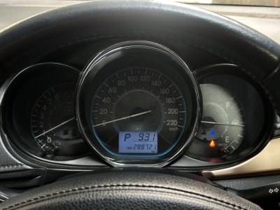 TOYOTA VIOS 1.5 MiD ปี2021 จด2022 (2ขพ7712)