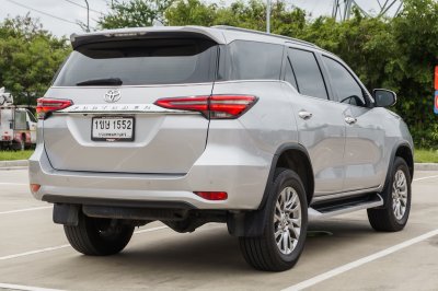 TOYOTA FORTUNER 2.4 V ปี2021 (1ขษ1552)