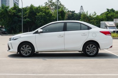 TOYOTA VIOS 1.5 MID AT ปี 2020 (1ขธ4933)