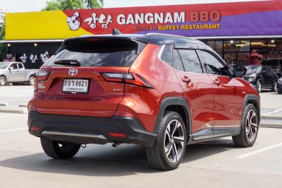 TOYOTA YARIS CROSS 1.5 HYBRID PREMIUM LUXURY ปี2024 (5ขร6621)
