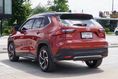 TOYOTA YARIS CROSS 1.5 HYBRID PREMIUM LUXURY ปี2024 (5ขร6621)