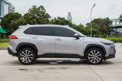 TOYOTA COROLLA CROSS 1.8 HYBRID PREMIUM ปี2022 (3ขญ2275)