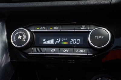 TOYOTA YARIS CROSS 1.5 HYBRID PREMIUM LUXURY ปี2024 (5ขร6621)