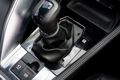 TOYOTA YARIS CROSS 1.5 HYBRID PREMIUM LUXURY ปี2024 (5ขร6621)