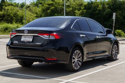 TOYOTA ALTIS 1.8 HV PREMIUM AT ปี 2021 (2ขณ5806)