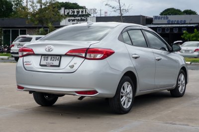 TOYOTA YARIS ATIV 1.2 G ปี2017 จด2018 (ขธ8204)
