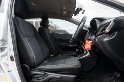 TOYOTA YARIS ATIV 1.2 G ปี2017 จด2018 (ขธ8204)