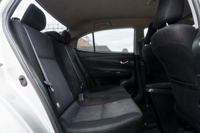 TOYOTA YARIS ATIV 1.2 G ปี2017 จด2018 (ขธ8204)