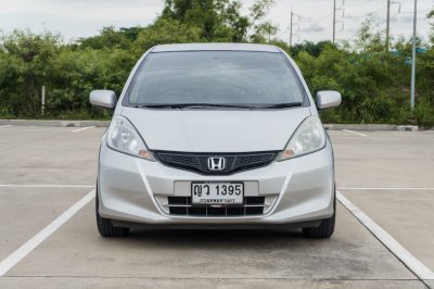 HONDA JAZZ 1.5 S AT ปี2011 (ญว1395)